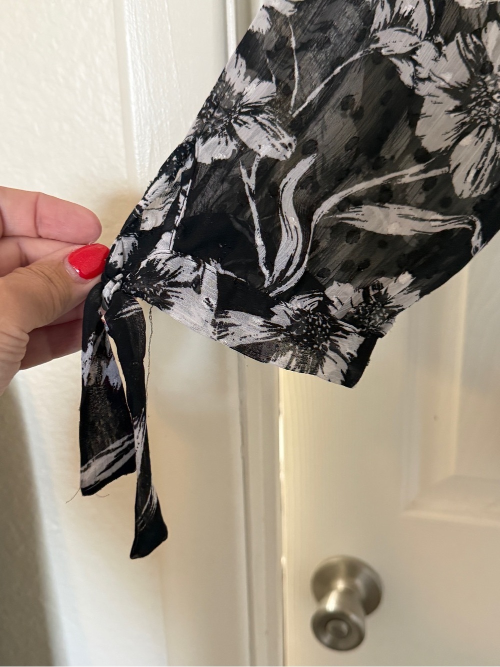 Black Floral Long-Sleeve Peasant Blouse -XL - Picture 4 of 8